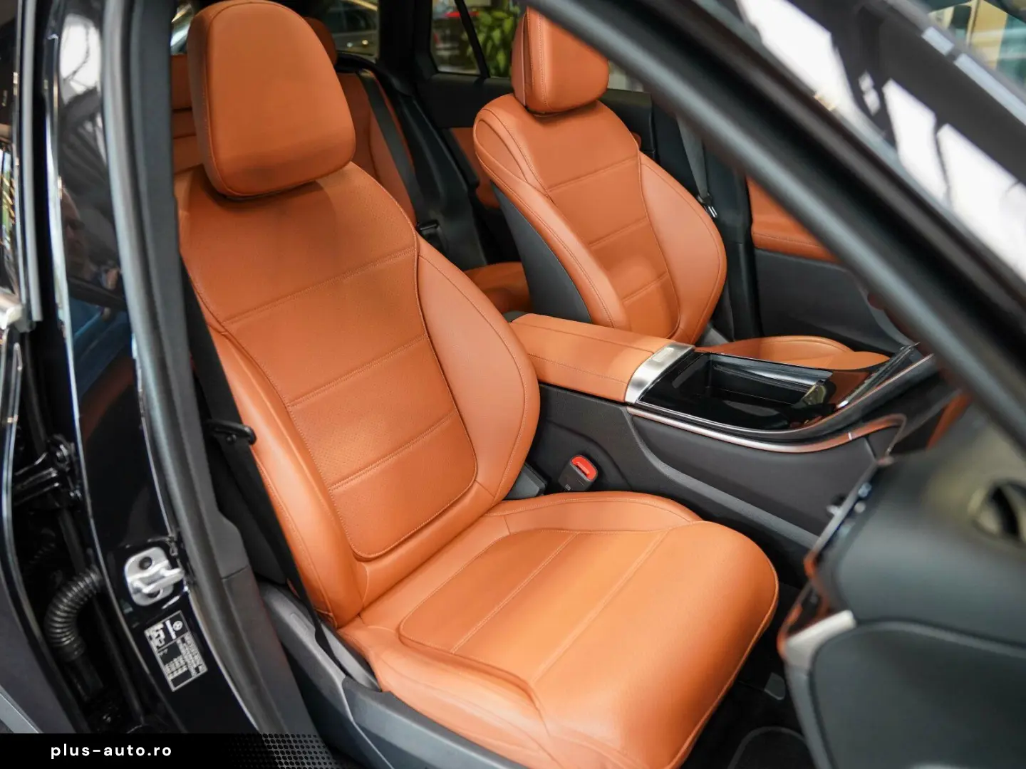 MERCEDES-BENZ GLC 300 e 4M AVANTGARDE Panoramadach DISTRONIC