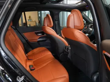 MERCEDES-BENZ GLC 300 e 4M AVANTGARDE Panoramadach DISTRONIC