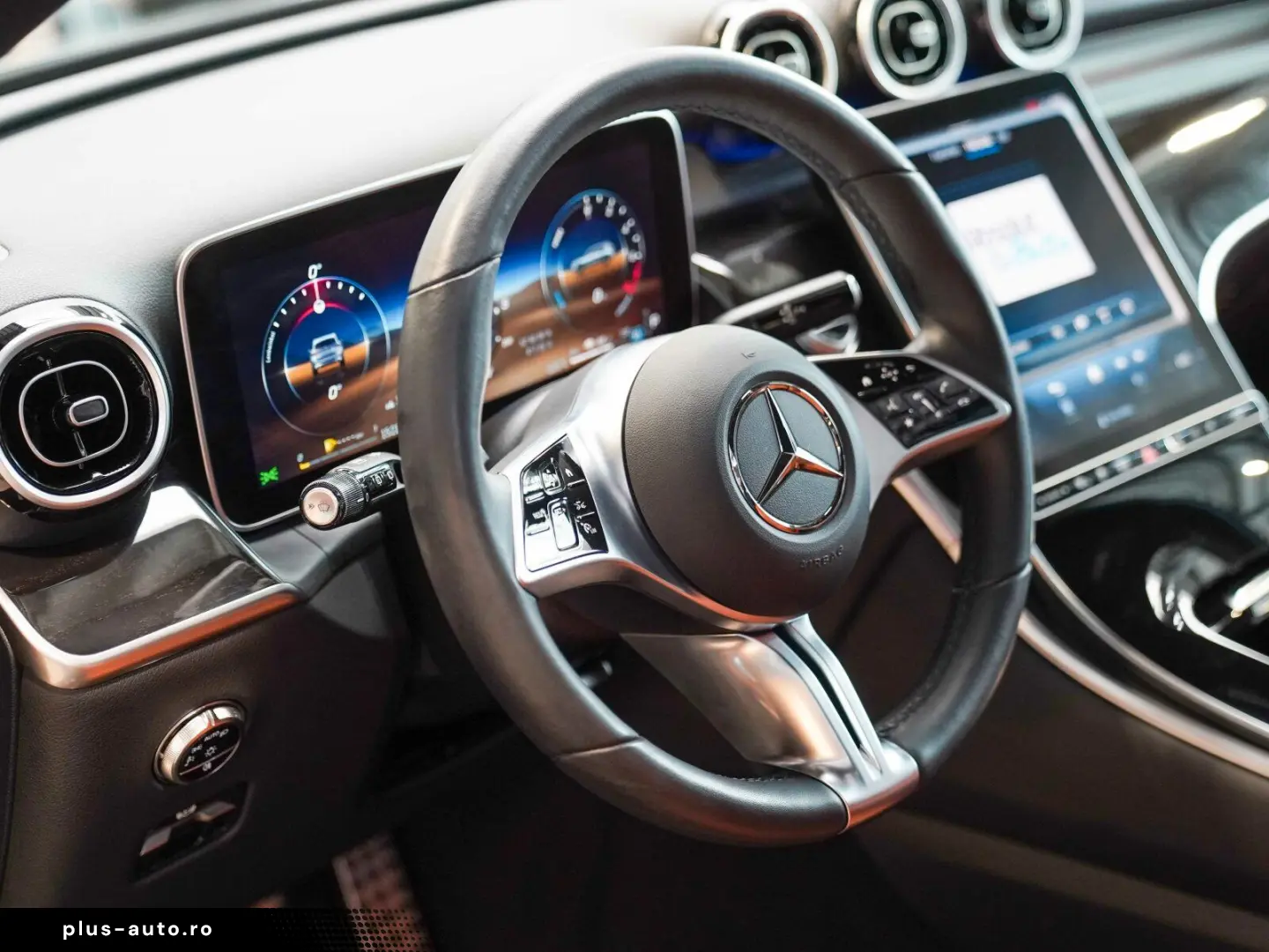 MERCEDES-BENZ GLC 300 e 4M AVANTGARDE Panoramadach DISTRONIC