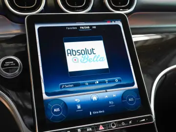 MERCEDES-BENZ GLC 300 e 4M AVANTGARDE Panoramadach DISTRONIC