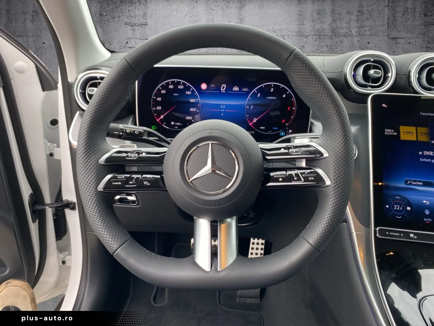 MERCEDES-BENZ GLC 220 d 4M AMG AHK DISTRO MEMORY KAM&hellip;