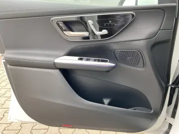 MERCEDES-BENZ GLC 220 d 4M AMG AHK DISTRO MEMORY KAM&hellip;