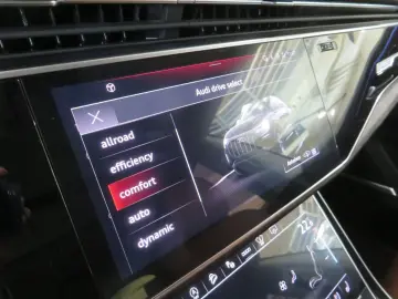 AUDI Q8 55 TFSI Tiptronic Quattro Pano