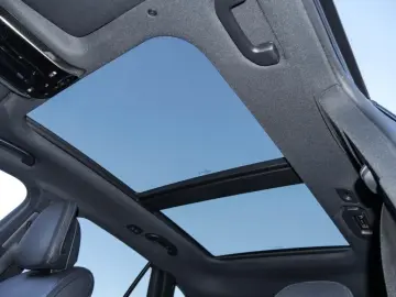 MERCEDES-BENZ GLC 300 de 4M AMG DLIGHT PANO DISTR BURM3D 360