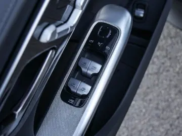 MERCEDES-BENZ GLC 300 de 4M AMG DLIGHT PANO DISTR BURM3D 360