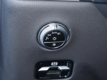 MERCEDES-BENZ GLC 300 de 4M AMG DLIGHT PANO DISTR BURM3D 360