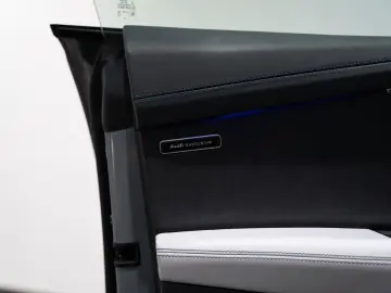 AUDI RSQ8 4.0 TFSI QU PANO EXCLUSIVE DYNAMIK  KERAMIK