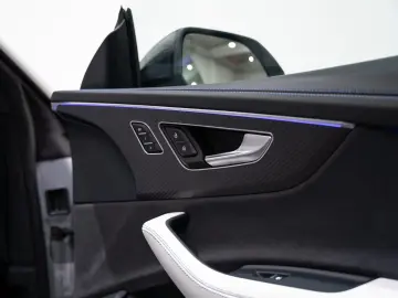 AUDI RSQ8 4.0 TFSI QU PANO EXCLUSIVE DYNAMIK  KERAMIK