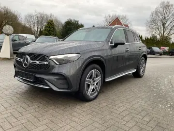 MERCEDES-BENZ GLC 300e 4Matic AMG AHK Panorama 360 Kamera