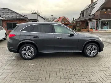 MERCEDES-BENZ GLC 300e 4Matic AMG AHK Panorama 360 Kamera