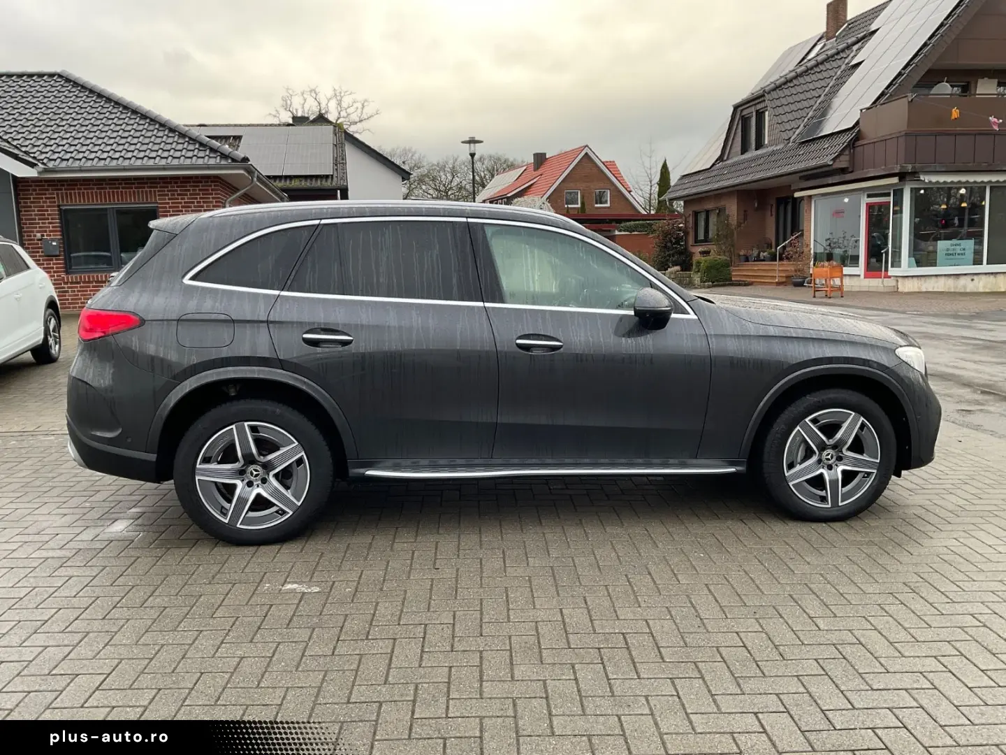 MERCEDES-BENZ GLC 300e 4Matic AMG AHK Panorama 360 Kamera