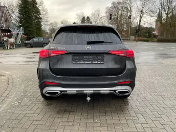 MERCEDES-BENZ GLC 300e 4Matic AMG AHK Panorama 360 Kamera