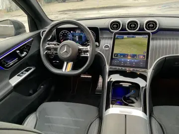 MERCEDES-BENZ GLC 300e 4Matic AMG AHK Panorama 360 Kamera