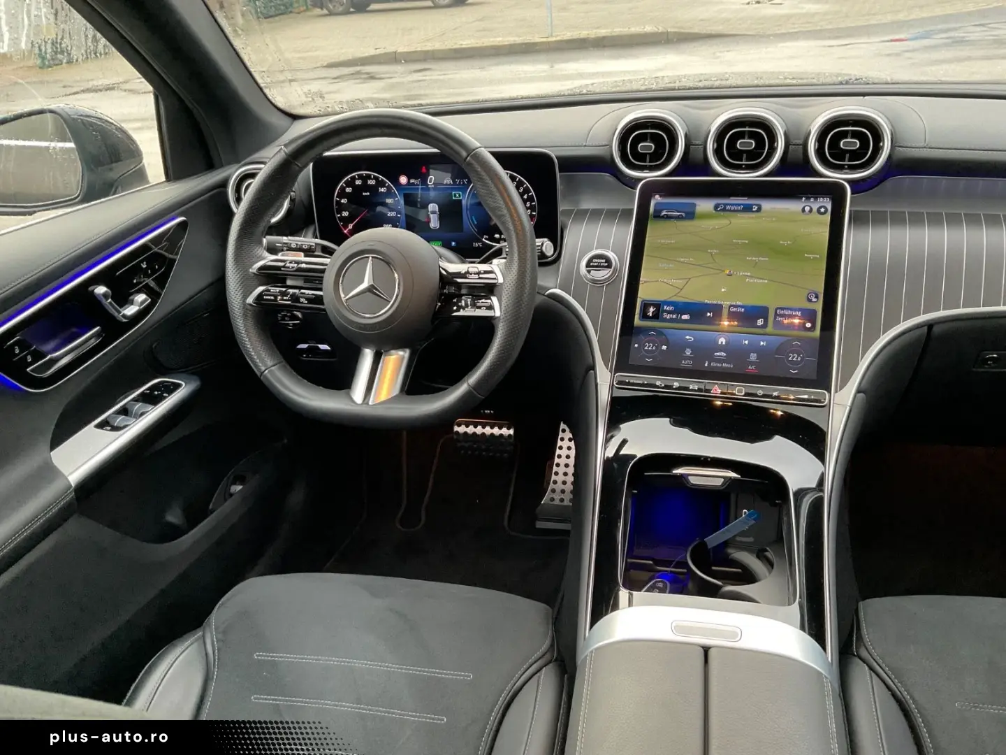 MERCEDES-BENZ GLC 300e 4Matic AMG AHK Panorama 360 Kamera