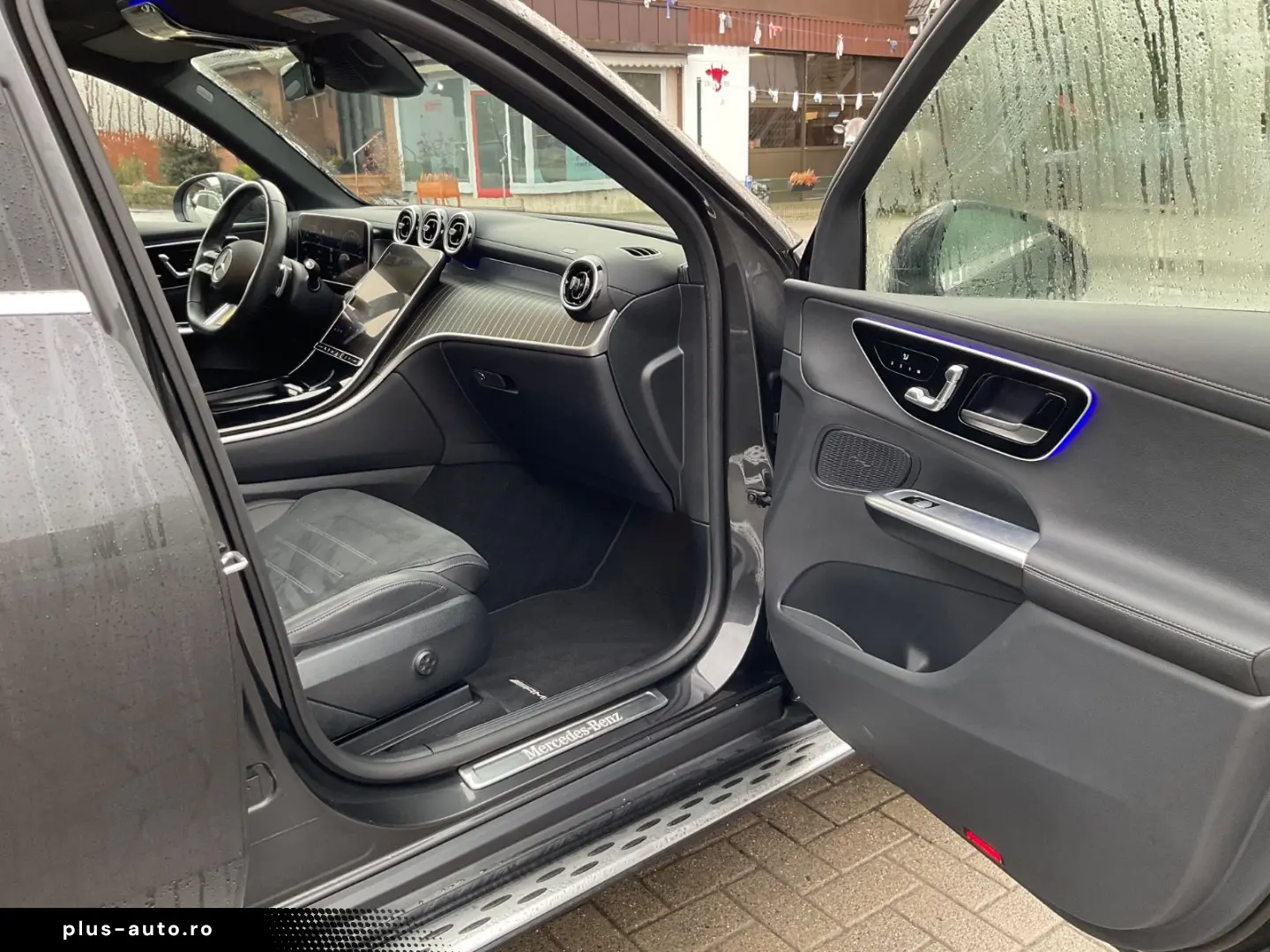 MERCEDES-BENZ GLC 300e 4Matic AMG AHK Panorama 360 Kamera
