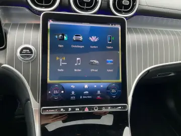 MERCEDES-BENZ GLC 300e 4Matic AMG AHK Panorama 360 Kamera