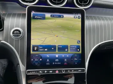 MERCEDES-BENZ GLC 300e 4Matic AMG AHK Panorama 360 Kamera