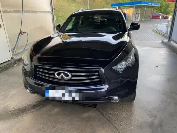 Infiniti QX70