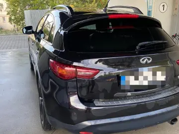 Infiniti QX70