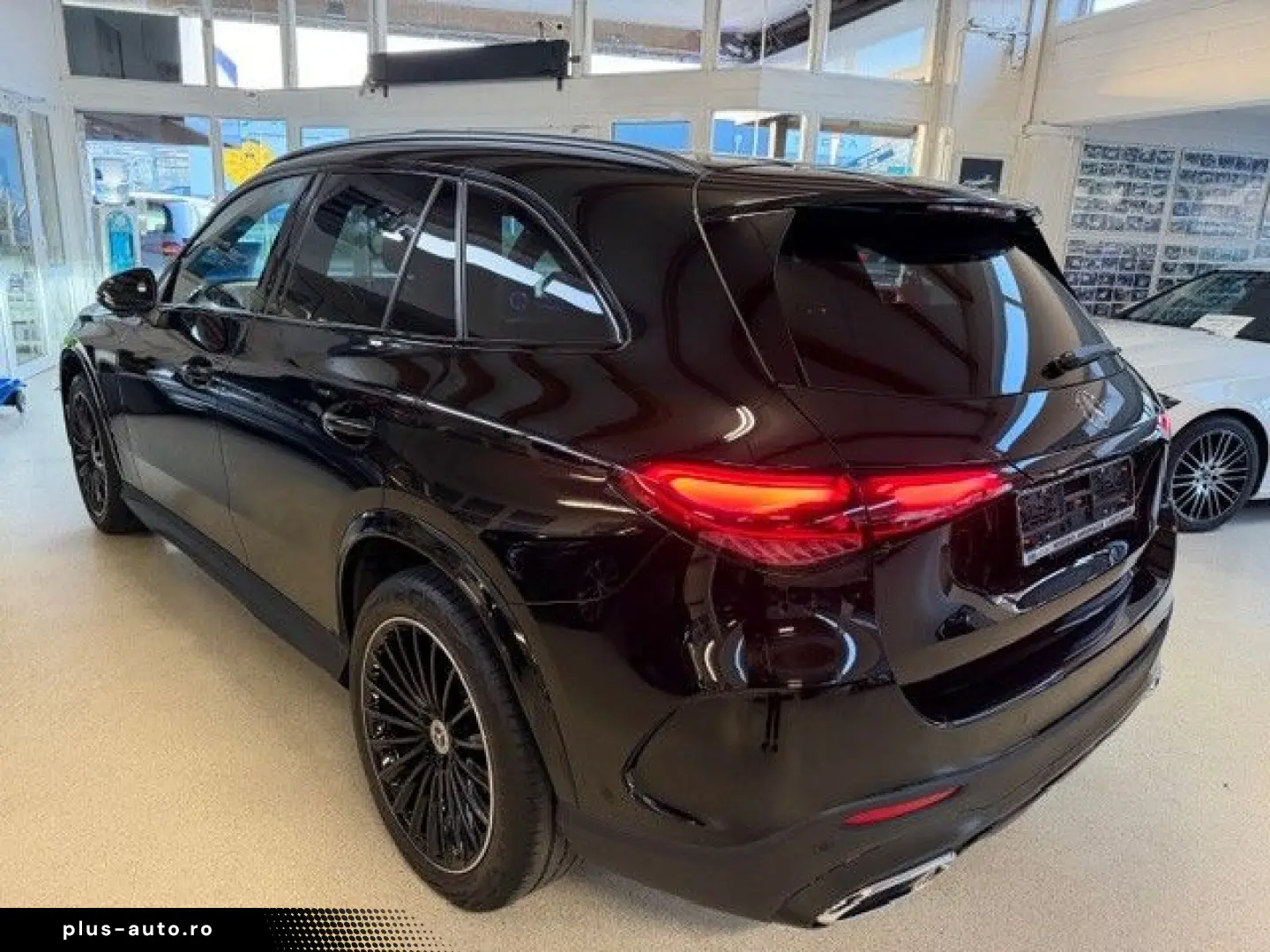 MERCEDES-BENZ GLC 220 d AMG Line 4M Pano Night Burme&hellip;