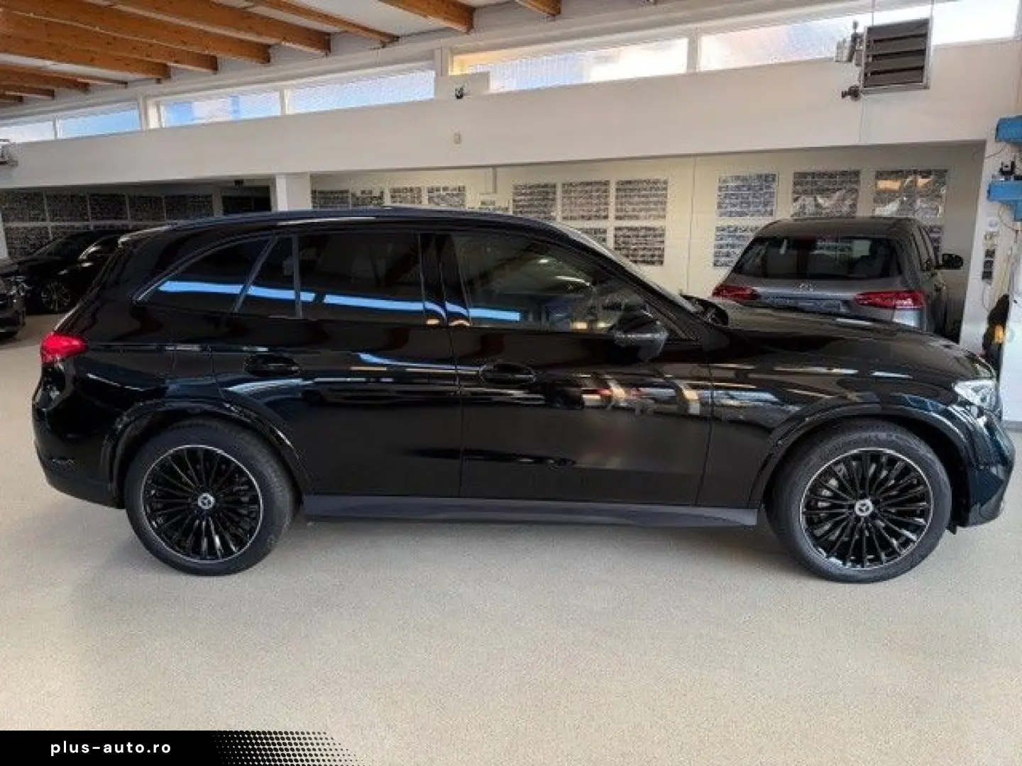 MERCEDES-BENZ GLC 220 d AMG Line 4M Pano Night Burme&hellip;