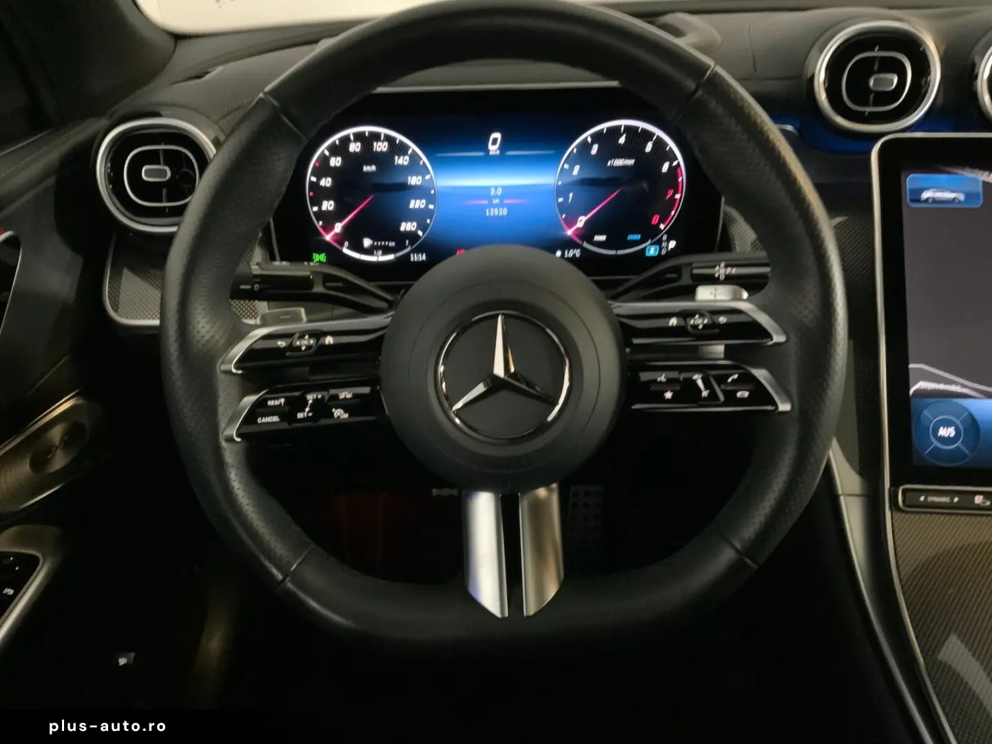 MERCEDES-BENZ GLC 200 4M Coupé AMG Night Pano HUD AHK DISTRO