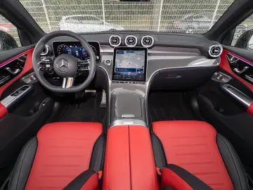 MERCEDES-BENZ GLC 200 4MATIC Coupé Pano SpurW Sport W-Paket