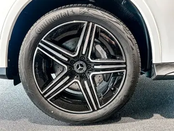 MERCEDES-BENZ GLC 300 de 4M AMGLiADPl DigiL Pano AHK&hellip;