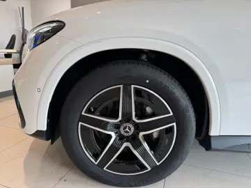 MERCEDES-BENZ GLC 220 d 4M AMG DISTRONIC 360 ESP TOP