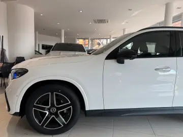 MERCEDES-BENZ GLC 220 d 4M AMG DISTRONIC 360 ESP TOP