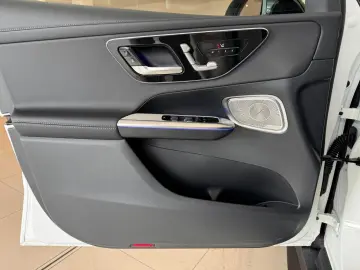 MERCEDES-BENZ GLC 220 d 4M AMG DISTRONIC 360 ESP TOP