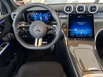 MERCEDES-BENZ GLC 220 d 4M AMG DISTRONIC 360 ESP TOP