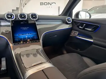 MERCEDES-BENZ GLC 220 d 4M AMG DISTRONIC 360 ESP TOP