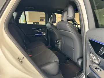 MERCEDES-BENZ GLC 220 d 4M AMG DISTRONIC 360 ESP TOP