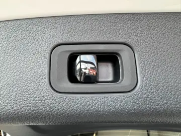 MERCEDES-BENZ GLC 220 d 4M AMG DISTRONIC 360 ESP TOP