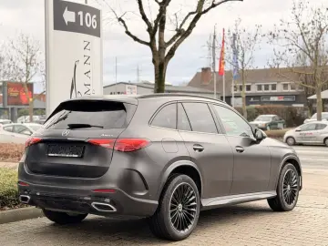 MERCEDES-BENZ GLC 300 de 4Matic 9G-TRONIC AMG Line Advanced