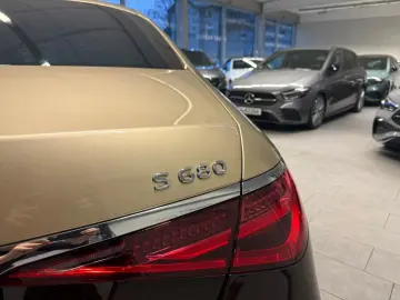 MERCEDES-BENZ S 680 Maybach TWO TONE RED GOLD 4 SEAT