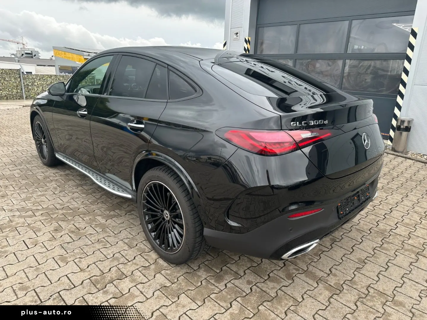 MERCEDES-BENZ GLC 300 d 4M Coupe  AMG Line Pano Burm&hellip;