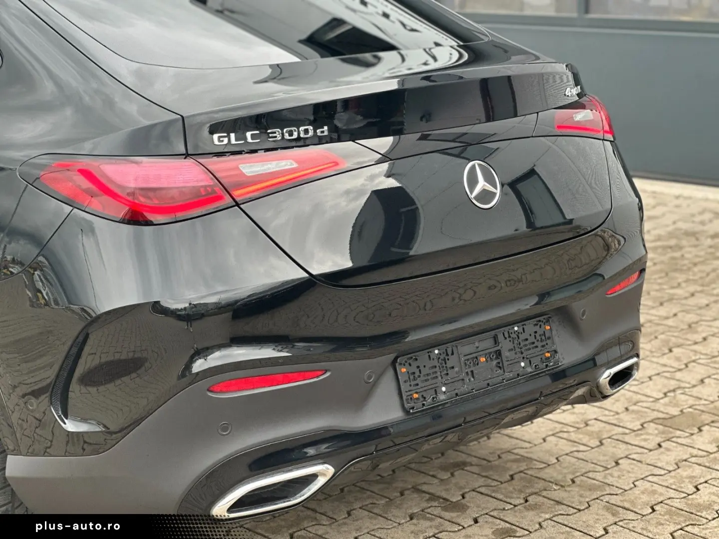 MERCEDES-BENZ GLC 300 d 4M Coupe  AMG Line Pano Burm&hellip;