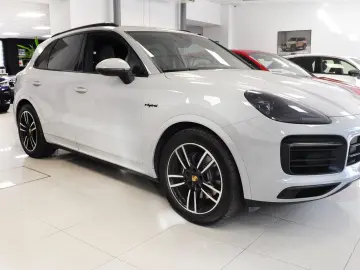 PREDARE LEASING PORSCHE CAYENNE E-HYBRID 462CP PLATINUM