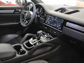 PREDARE LEASING PORSCHE CAYENNE E-HYBRID 462CP PLATINUM