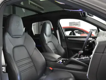 PREDARE LEASING PORSCHE CAYENNE E-HYBRID 462CP PLATINUM