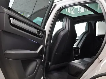PREDARE LEASING PORSCHE CAYENNE E-HYBRID 462CP PLATINUM