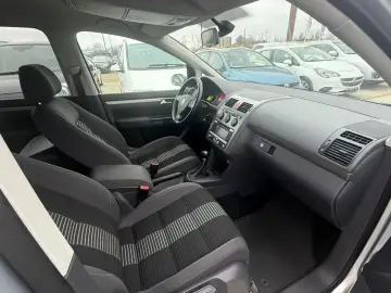 Volkswagen Touran 1.6 United 7 LOCURI