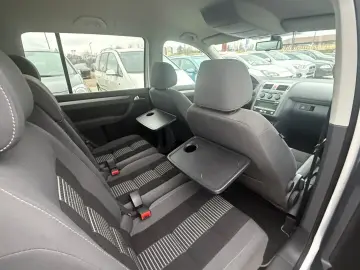 Volkswagen Touran 1.6 United 7 LOCURI