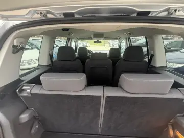 Volkswagen Touran 1.6 United 7 LOCURI