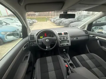 Volkswagen Touran 1.6 United 7 LOCURI