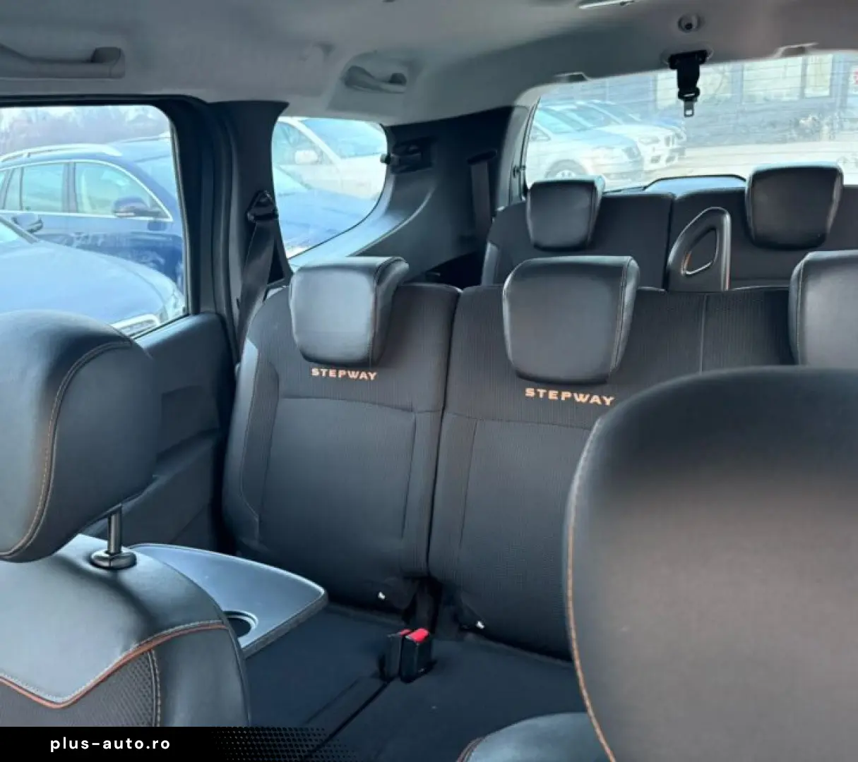 Dacia Lodgy 1.5 dCi Diesel Stepway Celebration 7 LOCURI