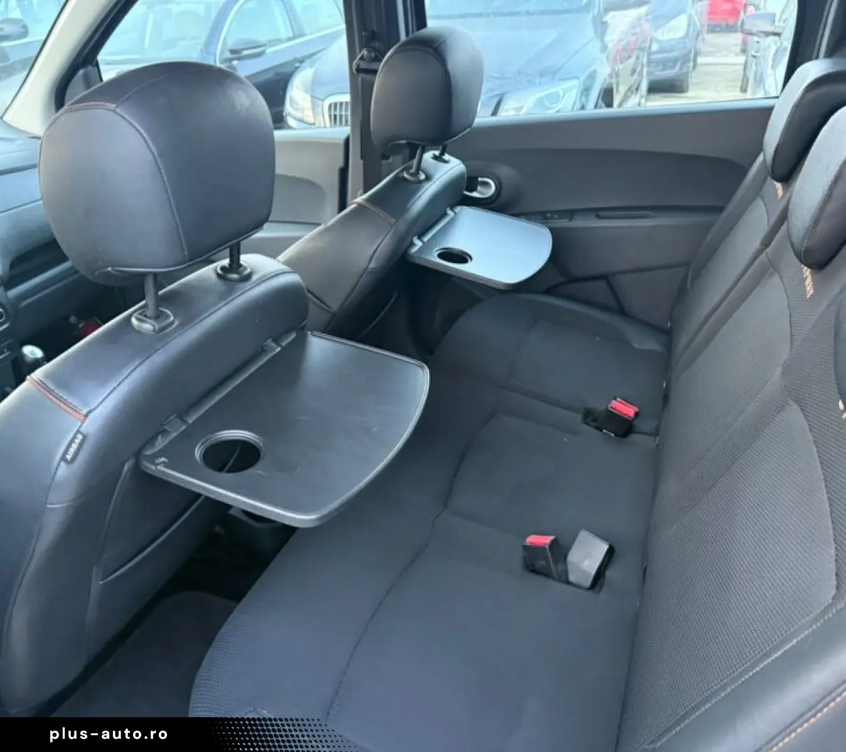 Dacia Lodgy 1.5 dCi Diesel Stepway Celebration 7 LOCURI