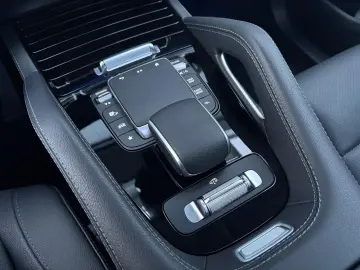 MERCEDES-BENZ GLE 450 d AMG HUD Distronic Night AHK &hellip;